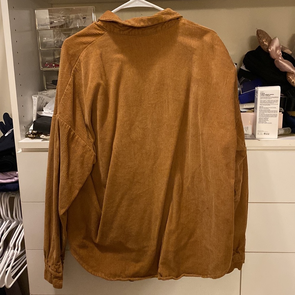 Cute Oversized button down - Picture 2 of 2
